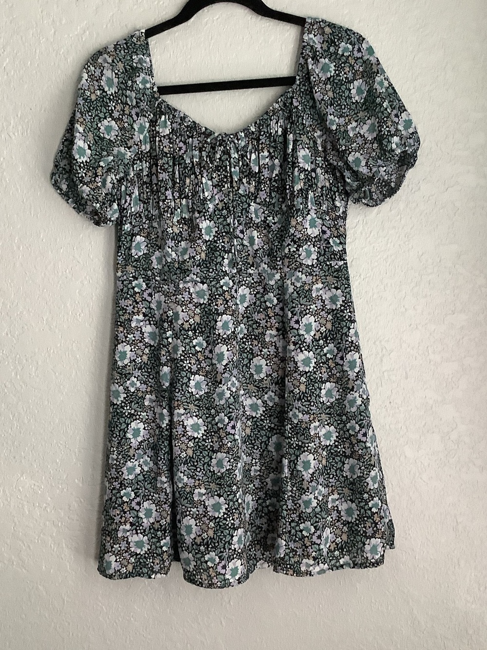 American Eagle Outfitters Black and Mint Floral Puff Sleeve Mini Dress